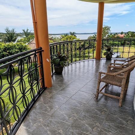 Oslo Gardens Bed & Breakfast Entebbe Dış mekan fotoğraf