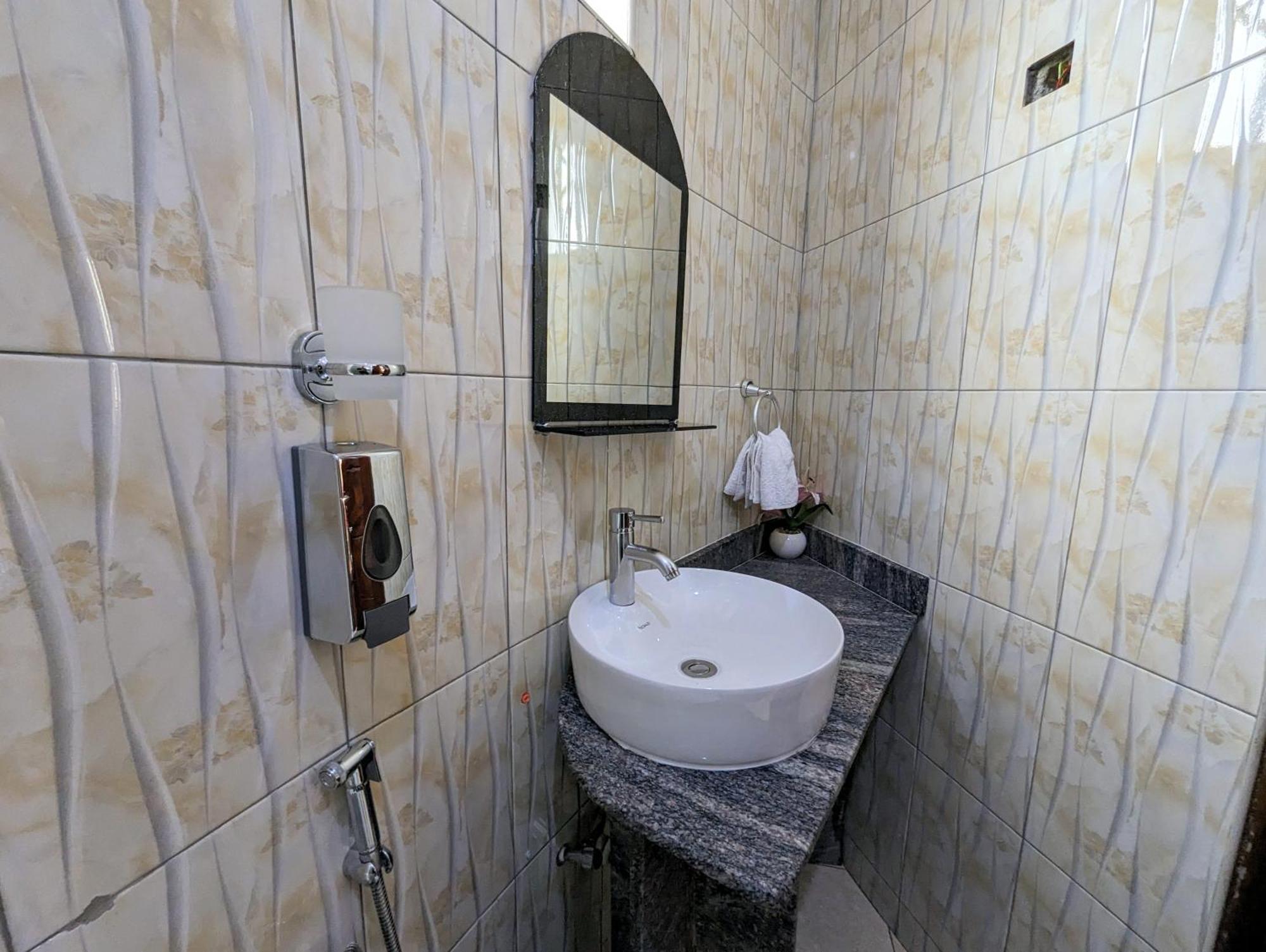 Oslo Gardens Bed & Breakfast Entebbe Dış mekan fotoğraf