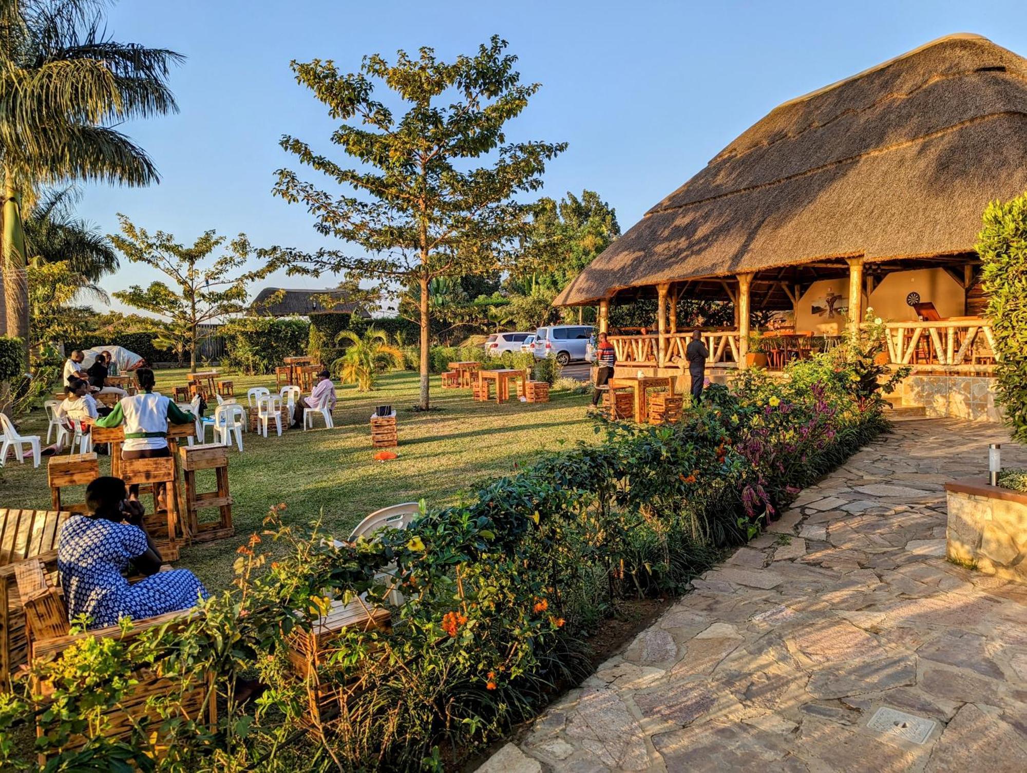 Oslo Gardens Bed & Breakfast Entebbe Dış mekan fotoğraf